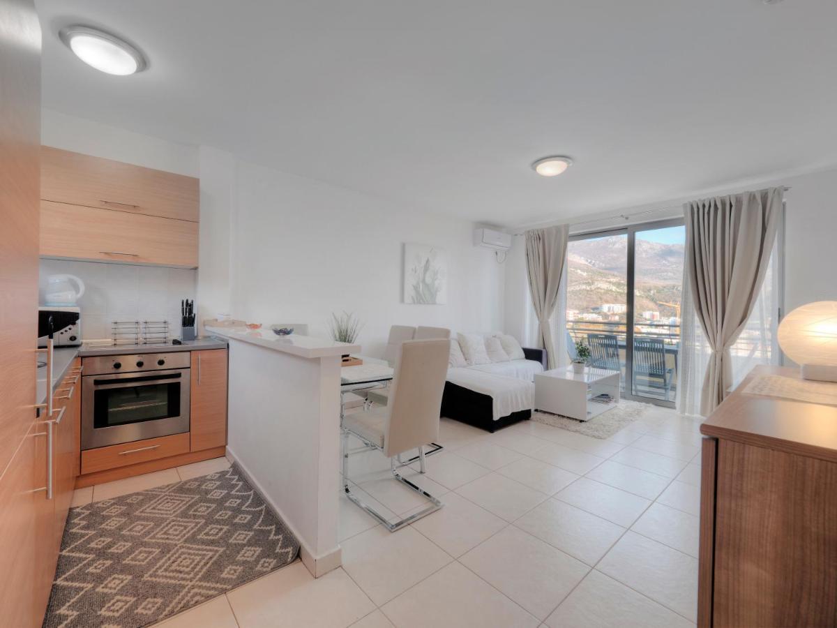 Sea View Two Bedroom Family Apartment With Pool - Sunset Ivanovici Bečići 外观 照片